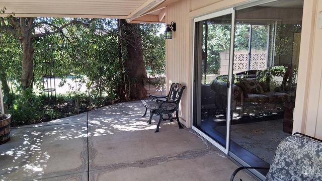 2901 Summit Circle, Bakersfield, CA 93306