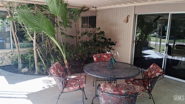 2901 Summit Circle, Bakersfield, CA 93306