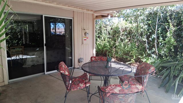 2901 Summit Circle, Bakersfield, CA 93306