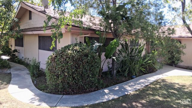 2901 Summit Circle, Bakersfield, CA 93306