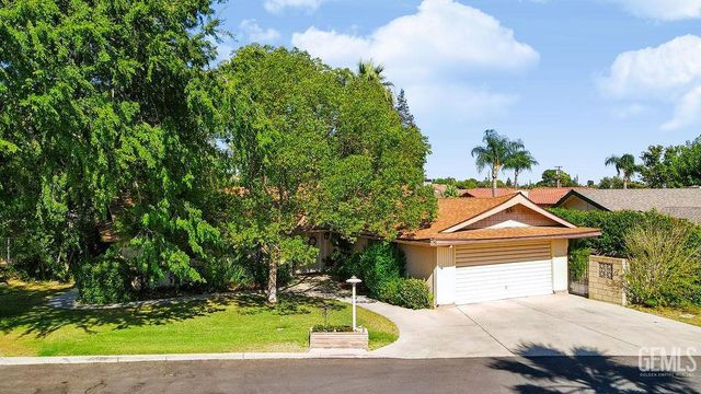 2901 Summit Circle, Bakersfield, CA 93306