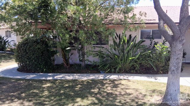 2901 Summit Circle, Bakersfield, CA 93306