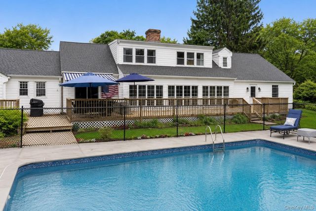 2340 Fairway Drive, Cutchogue, NY 11935