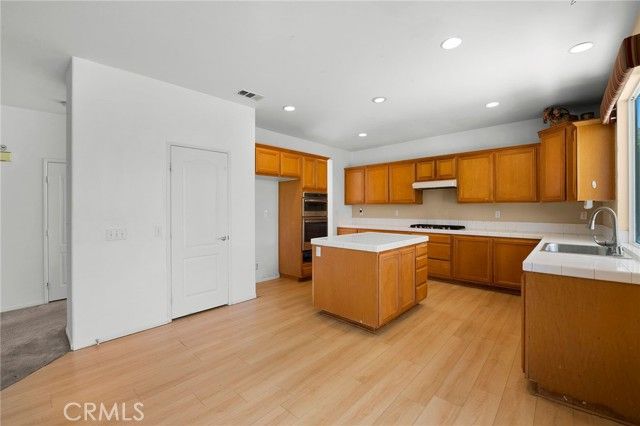 23281 Highland Oaks Court, Wildomar, CA 92595