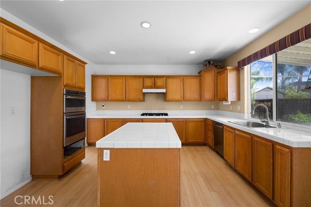 23281 Highland Oaks Court, Wildomar, CA 92595