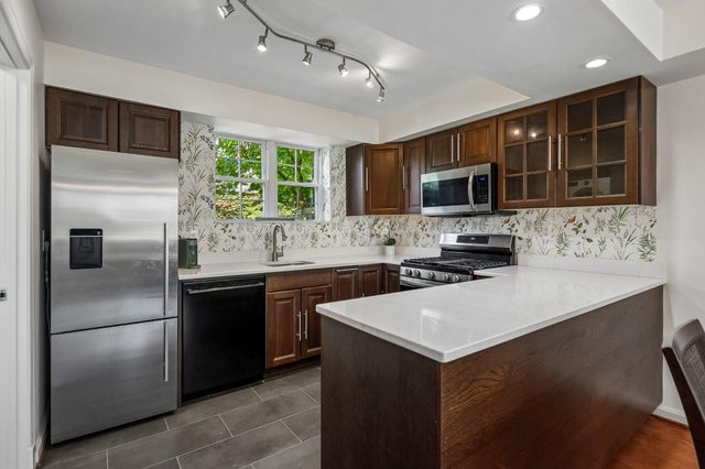3812 JASON AVE, Alexandria, VA 22302