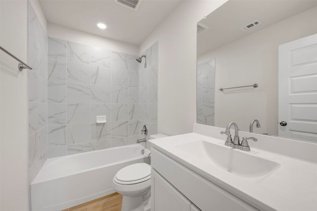 7513 Fenton Parkway, Pilot Point, TX 76258