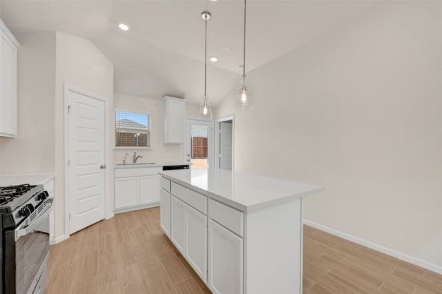 7513 Fenton Parkway, Pilot Point, TX 76258