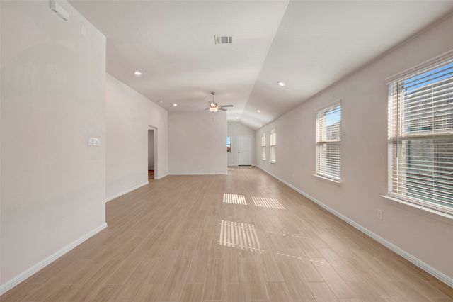 7513 Fenton Parkway, Pilot Point, TX 76258