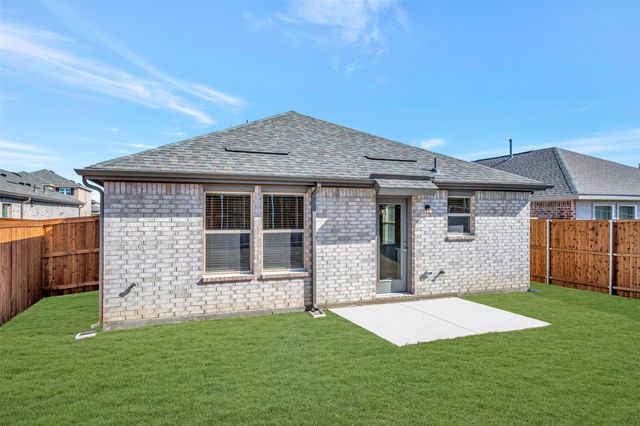 7513 Fenton Parkway, Pilot Point, TX 76258