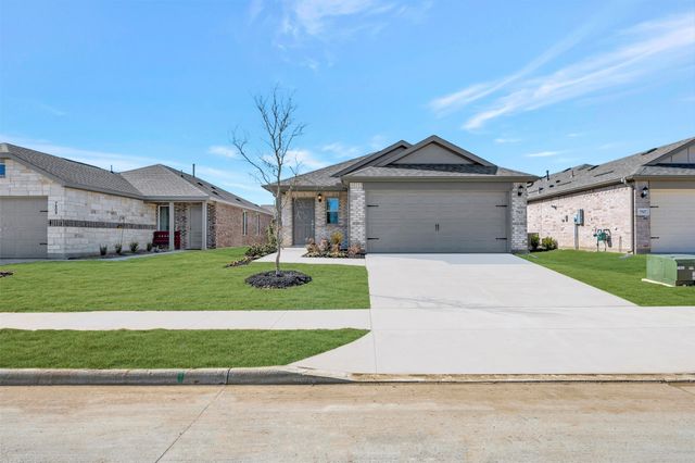 7513 Fenton Parkway, Pilot Point, TX 76258