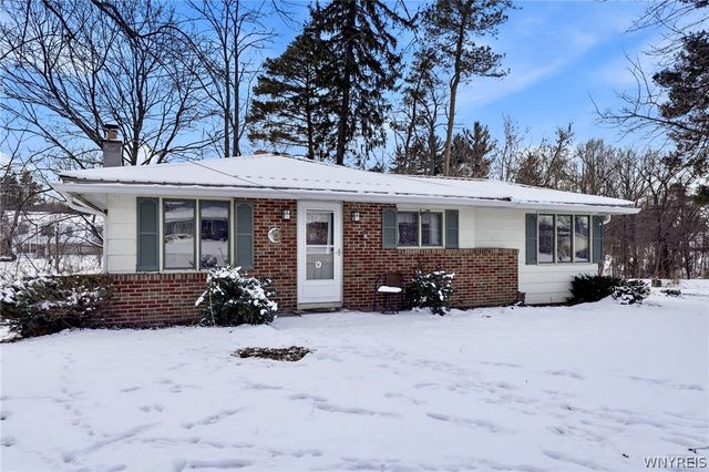 12203 Woodland Drive, Hanover, NY 14136