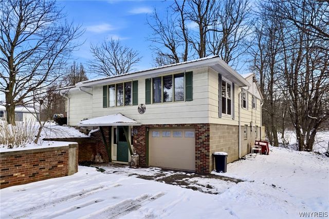 12203 Woodland Drive, Hanover, NY 14136