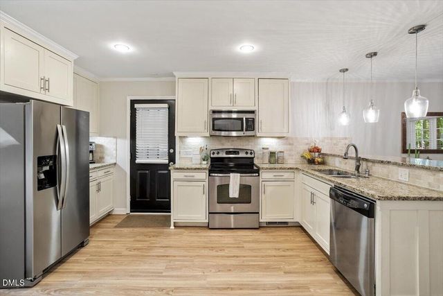 1211 Indian Trail, Apex, NC 27502