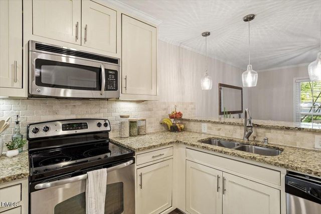 1211 Indian Trail, Apex, NC 27502