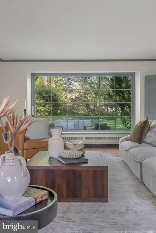 7 LOCUST LN, Rose Valley, PA 19086