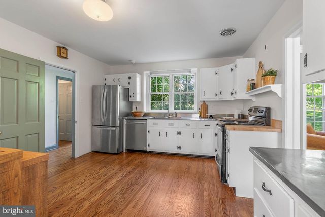 7 LOCUST LN, Rose Valley, PA 19086