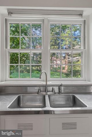 7 LOCUST LN, Rose Valley, PA 19086