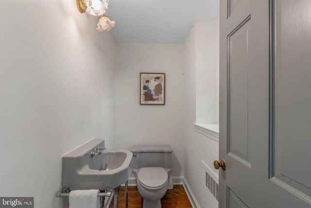 7 LOCUST LN, Rose Valley, PA 19086