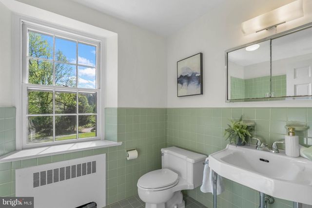 7 LOCUST LN, Rose Valley, PA 19086