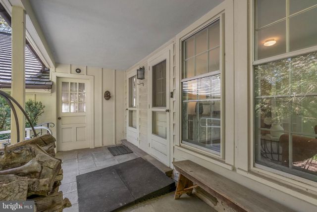7 LOCUST LN, Rose Valley, PA 19086