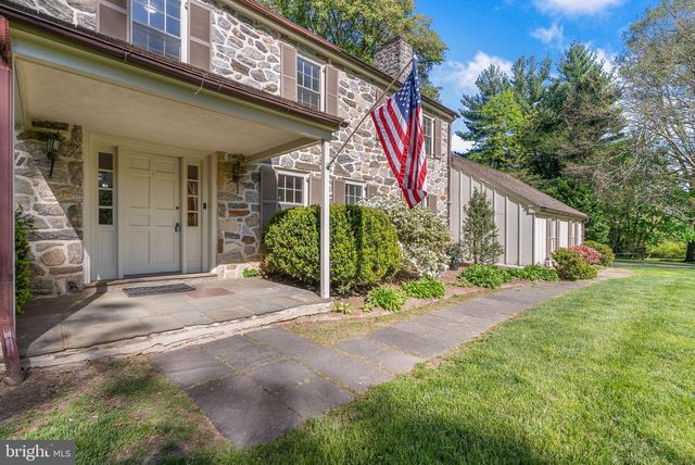 7 LOCUST LN, Rose Valley, PA 19086