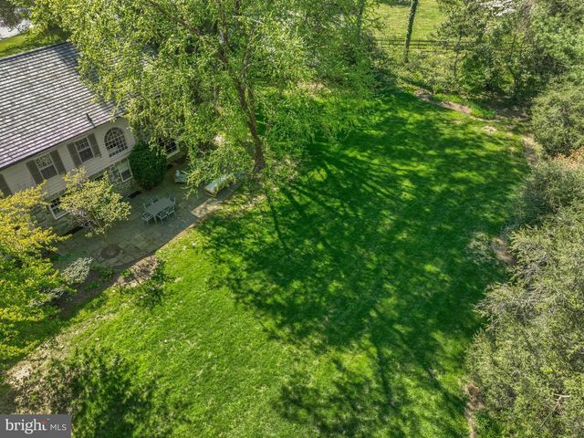 7 LOCUST LN, Rose Valley, PA 19086