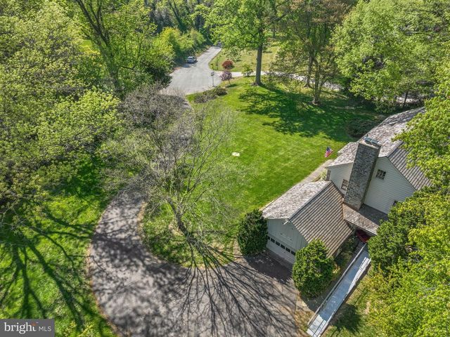 7 LOCUST LN, Rose Valley, PA 19086