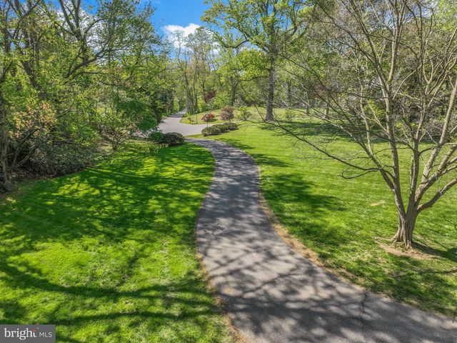 7 LOCUST LN, Rose Valley, PA 19086