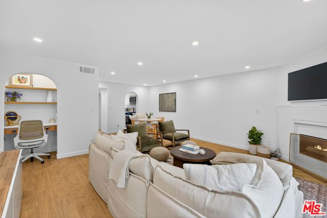 1443 25th Street 2, Santa Monica, CA 90404