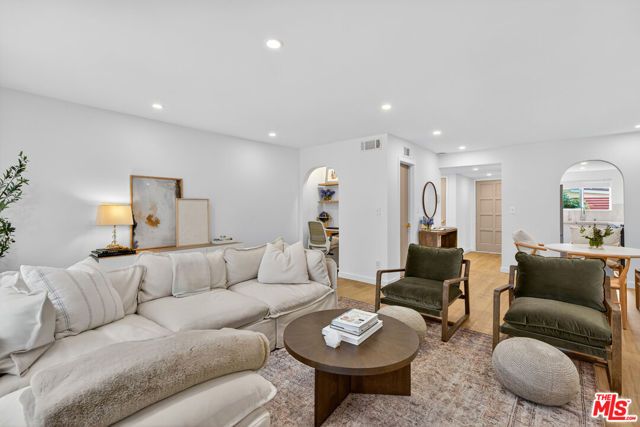 1443 25th Street 2, Santa Monica, CA 90404