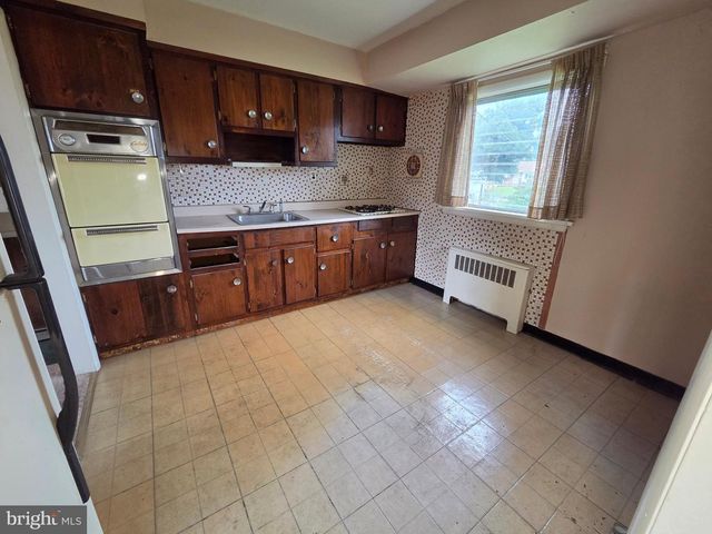 9952 HARDY RD, Philadelphia, PA 19115