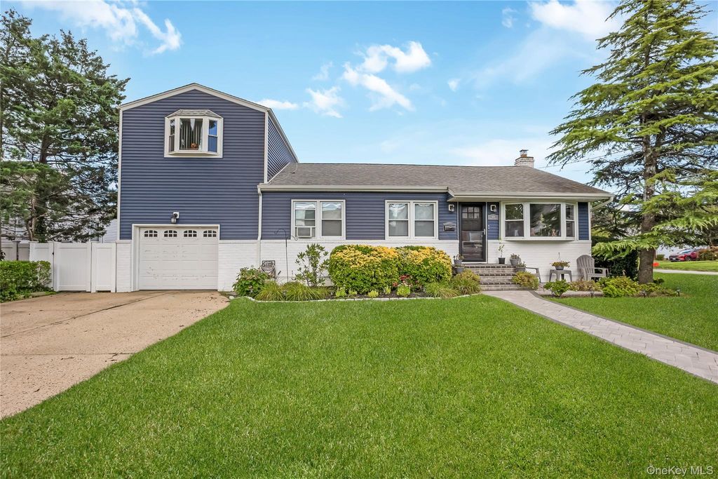108 Woods Avenue, Malverne, NY 11565 — exterior