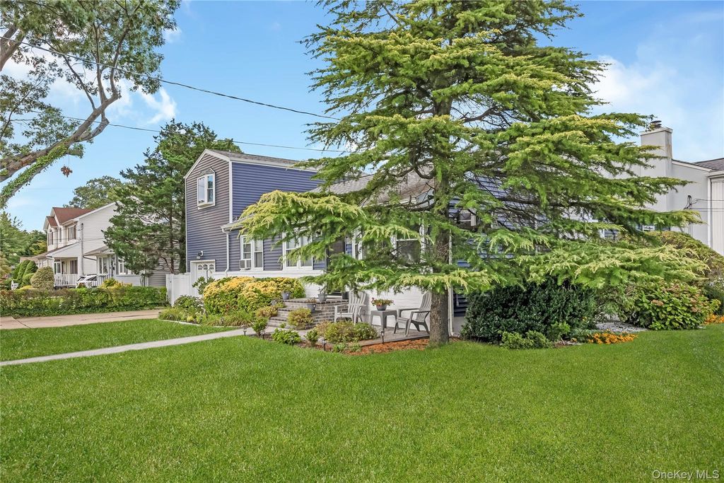 108 Woods Avenue, Malverne, NY 11565 — photo 3