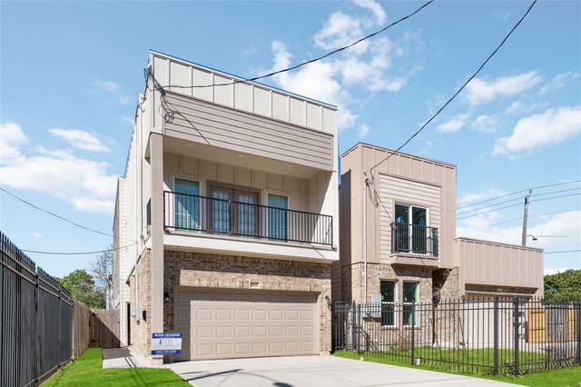 7902 Parnell Street B, Houston, TX 77051