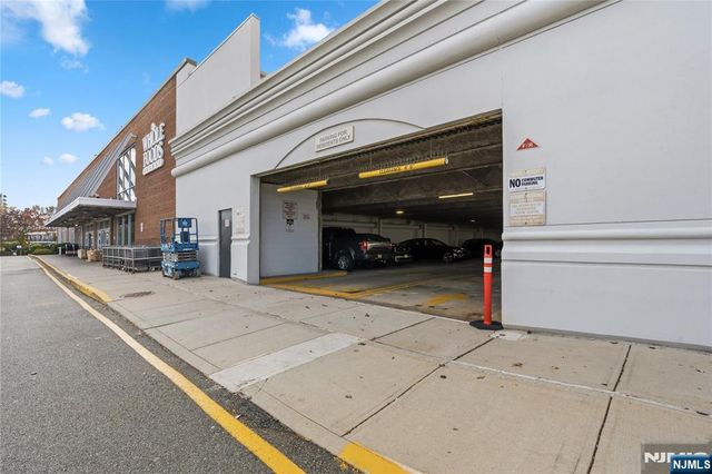 905 River Road 223, Edgewater, NJ 07020