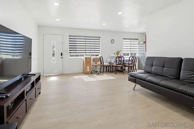 5436 Division St, San Diego, CA 92114