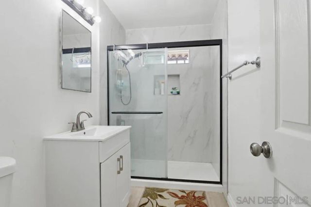 5436 Division St, San Diego, CA 92114