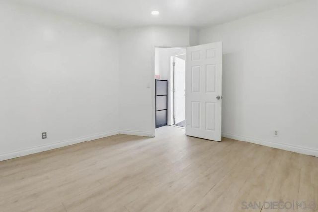 5436 Division St, San Diego, CA 92114
