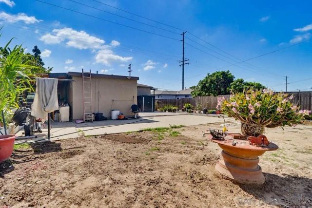 5436 Division St, San Diego, CA 92114