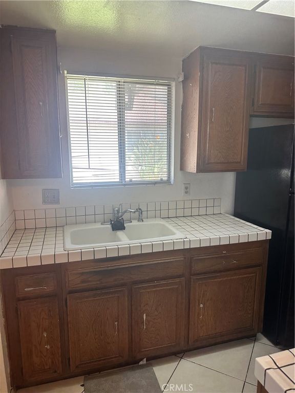 Image 10 of property listing at 1123 W Sierra Madre 1, Azusa, CA 91702