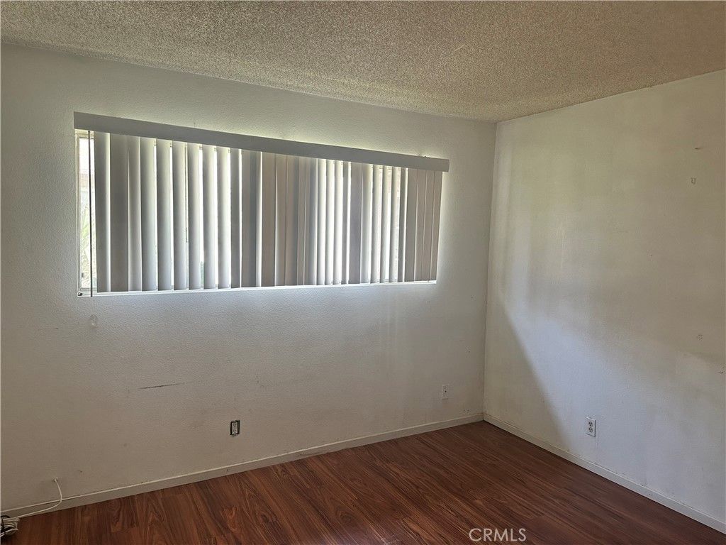 Image 14 of property listing at 1123 W Sierra Madre 1, Azusa, CA 91702