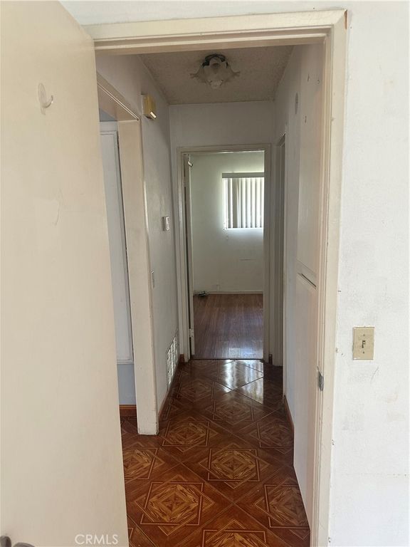 Image 15 of property listing at 1123 W Sierra Madre 1, Azusa, CA 91702
