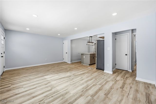 1960 Oak Street, Salem, OH 44460