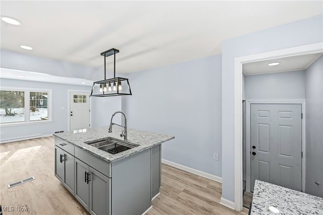 1960 Oak Street, Salem, OH 44460