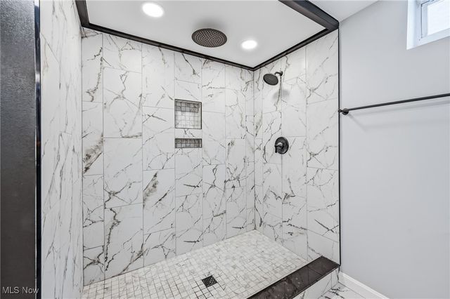 1960 Oak Street, Salem, OH 44460