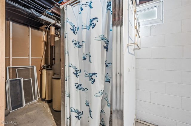 1960 Oak Street, Salem, OH 44460