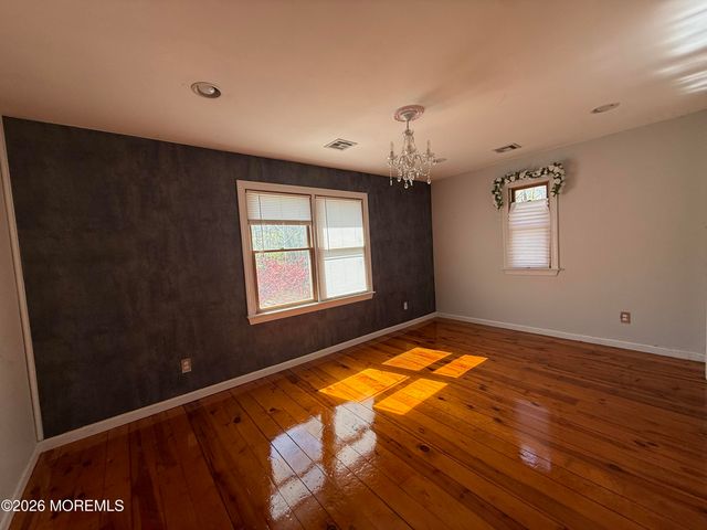 605 Farrelly Avenue, Bayville, NJ 08721