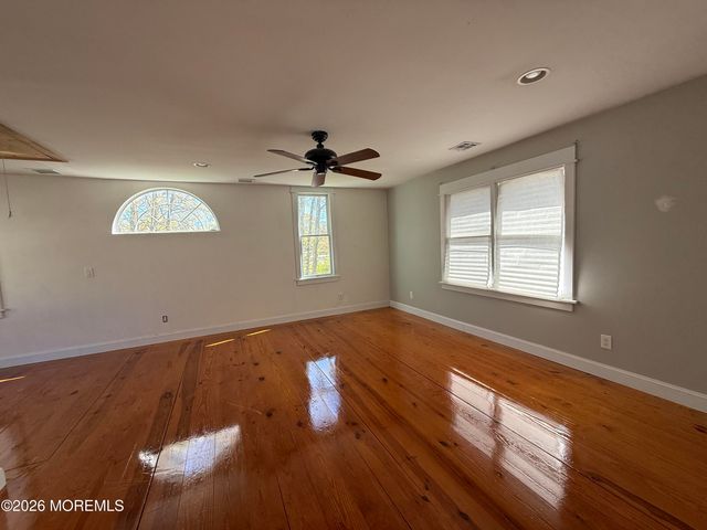 605 Farrelly Avenue, Bayville, NJ 08721