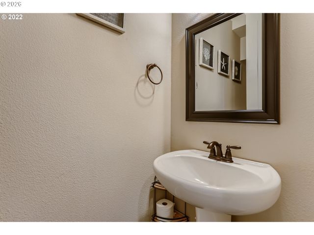 7890 Nw CROSSVINE St, Portland, OR 97229